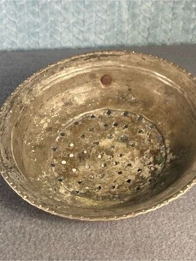 Antique-Style Brass Sink Strainer - Brass Finish